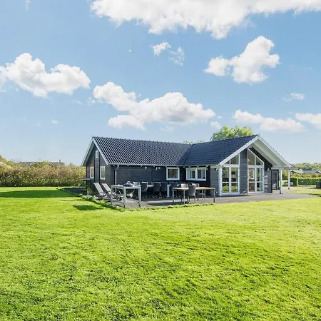 Family Fun With Hot Tub - By Traum Nedre Lysabild