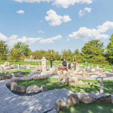 Family Fun With Hot Tub - By Traum * Nedre Lysabild