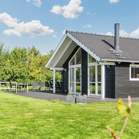 Family Fun With Hot Tub - By Traum * Nedre Lysabild