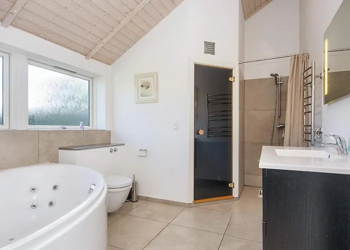 Holiday home Family Fun With Hot Tub - By Traum *