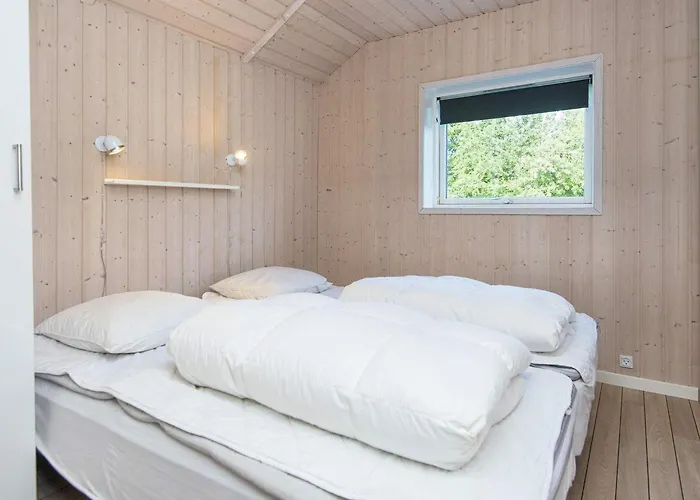 Family Fun With Hot Tub - By Traum Holiday home Nedre Lysabild