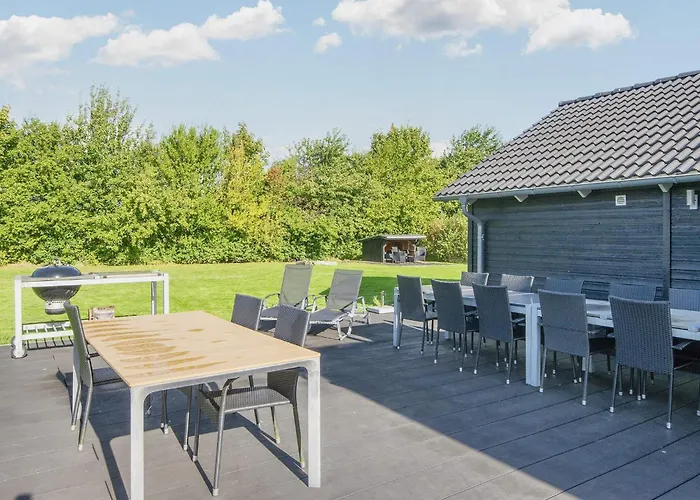 Family Fun With Hot Tub - By Traum Holiday home Nedre Lysabild