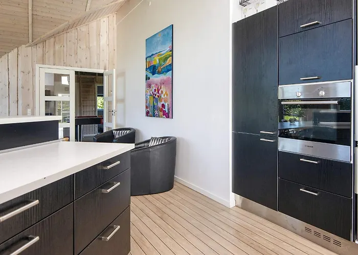 Family Fun With Hot Tub - By Traum Holiday home