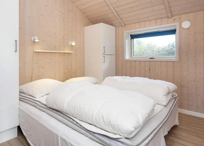 Family Fun With Hot Tub - By Traum *