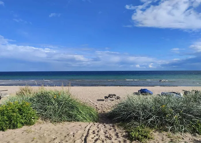 Family Fun With Hot Tub - By Traum